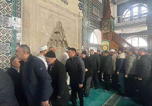Seher Vaktinde Aynı Safta: Ardahan’da Bayramın En Güzel Manzarası