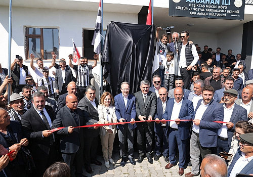 Siyah-Beyaz Sevda Ardahan'da Heykelleşti: Beşiktaş Köyü'nde Kartal Coşkusu!