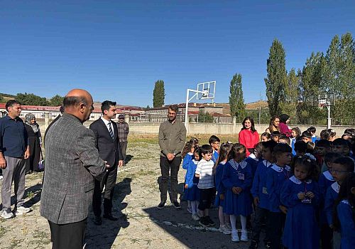 Susuz’da Öğrenciler ve Öğretmenler 2025-2026 Eğitim-Öğretim Yılına Coşkuyla Başladı