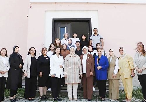 Tuğba Işık Ercan, Ardahan Huzurevi’nde yaşlılarla buluşarak onların hatıralarına ve taleplerine ortak oldu