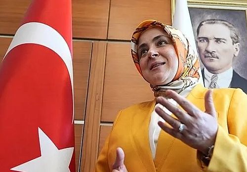 Tuğba Işık Ercan, Cumhurbaşkanı Erdoğan'ın mektuplarını Şu ana kadar Ardahan da 2 bin şehit ailesi ve gazi ailemize ulaştık.