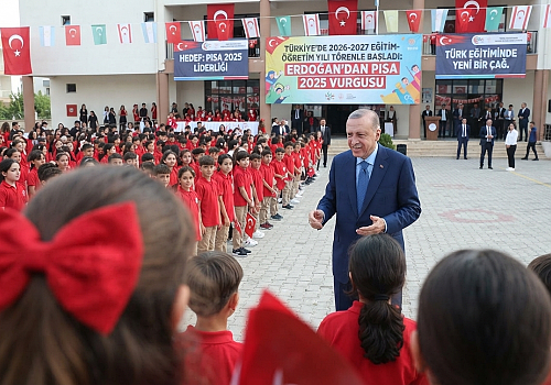 Türkiye'de 2026-2027 Eğitim-Öğretim Yılı Törenle Başladı: Erdoğan'dan PISA 2025 Vurgusu