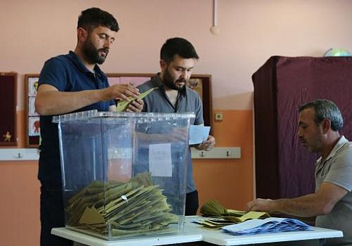 Türkiye Genelinde Ara Seçim Heyecanı: 6 Belde ve Yüzlerce Mahallede Sandık Başına Gidildi
