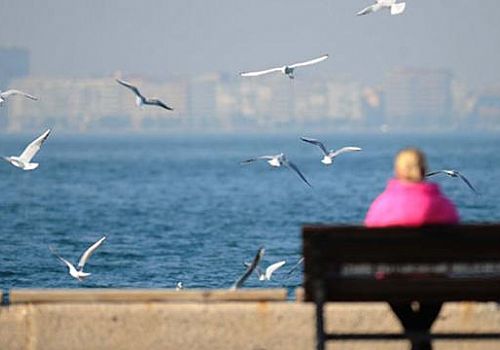 Türkiye'nin batısında hava ısınırken, yurdun doğusunda ise kar yağışı devam edecek