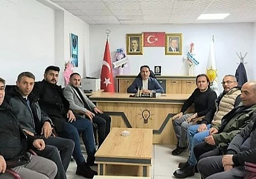 Ülkü Ocakları Ardahan İl Başkanı ve yönetim kurulu üyeleri Ak Parti Merkez İlçe Başkanlığı'nı ziyaret etti 