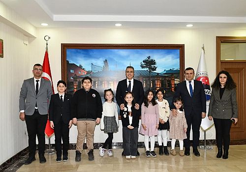 Vali Çiçek, Dünya Çocuk Hakları Günü’nde Çocuk Hakları İl Komitesi Üyelerini Ağırladı