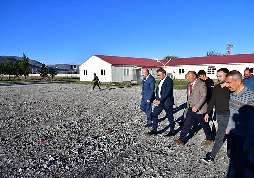 Vali Çiçek, İl Özel İdaresine bağlı Destek Hizmetleri müdürlüğünü ziyaret ederek, incelemelerde bulundu