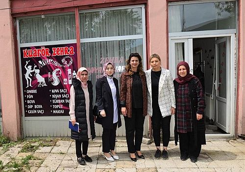 Vali Hüseyin Öner’in eşi Zehra Mine Öner Çıldır da Kadın Girişimcileri ziyaret etti.