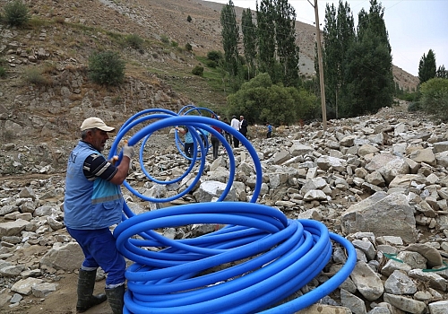 Van'da selin yol açtığı tahribat gideriliyor