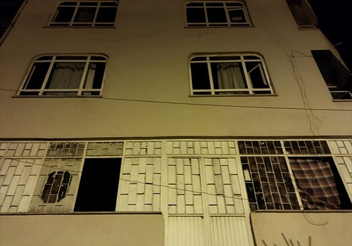 Van Emniyet Müdürlüğü kentte bir apartmanda 115 düzensiz göçmenin yakalandığını açıkladı: