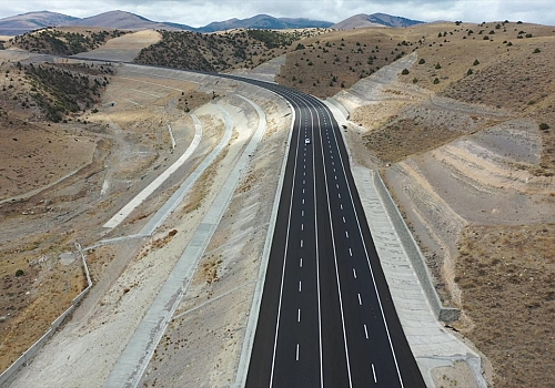 Yeni yapılan Kars-Erzurum kara yolunun bir kısmı ulaşıma açıldı