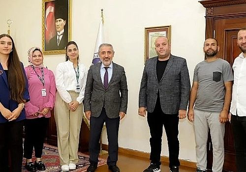 Yeşilay Ardahan Şubesi Ardahan Üniversitesi Rektörü Prof. Dr. Mehmet Biber’i ziyaret etti 