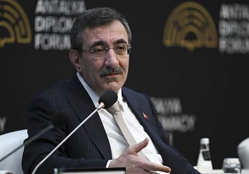 Yılmaz, Avrupa'nın ekonomi, güvenlik konularında zorluklar yaşadığını anlattı