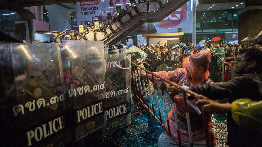Tayland'da hükümet karşıtı protestolar sürüyor