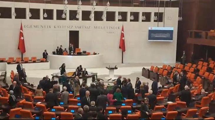 TBMM Genel Kurulu, Sırrı Süreyya Önder'in rahatsızlığı nedeniyle çalışmalarına 2 gün ara verdi