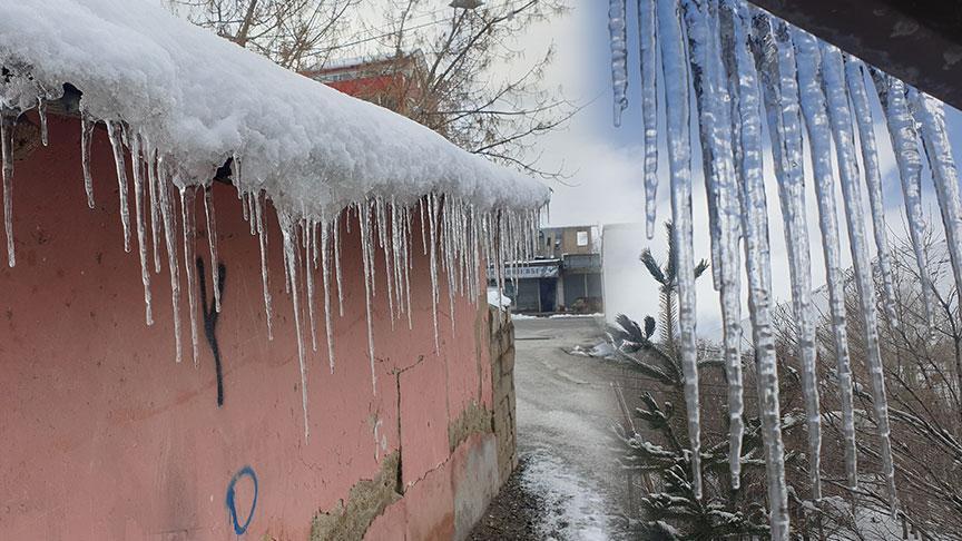 Termometreler eksi 5 dereceyi gösterdi! Bir ilçe buzdan şehre dönüştü