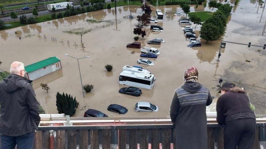 Trabzon'da sel felaketi! Kayıp 1 kişi aranıyor