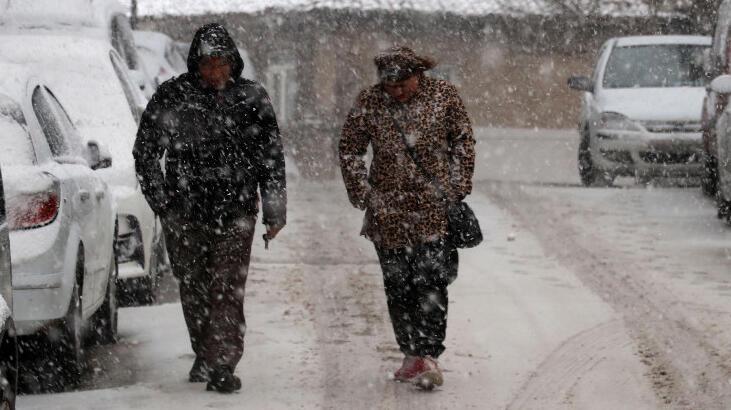 Trakya'dan kar geliyor