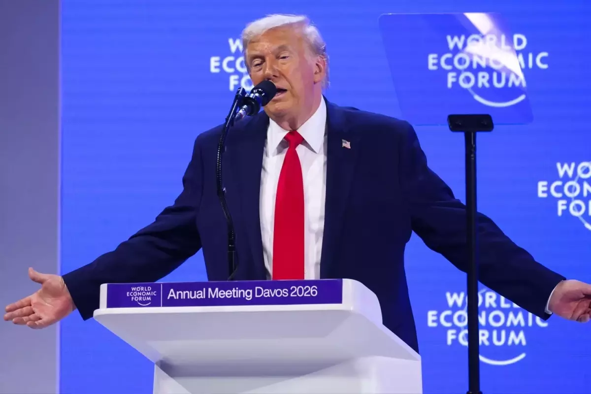 Trump’tan Davos’ta Sert Mesajlar: “Biz Olmasak Hepiniz Almanca Konuşurdunuz