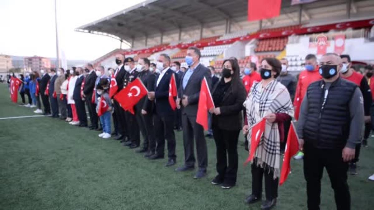 Tüm yurtta saat 19.19'da İstiklal Marşı okundu Ardahan da Katıldı 