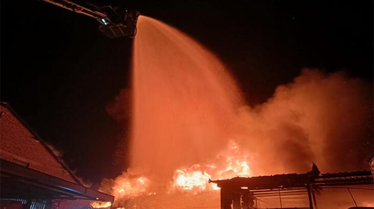 Tuzla’daki fabrika yangını kontrol altına alındı