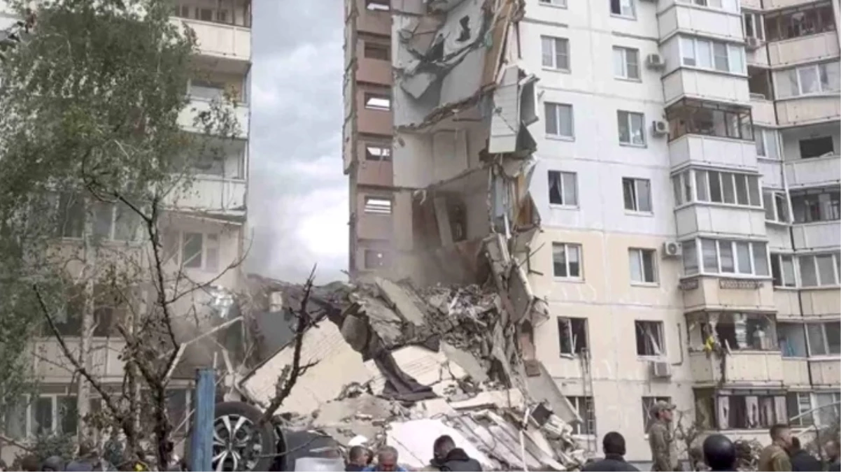 Ukrayna'nın Rusya'ya hava saldırısı sonucu 10 katlı bina çöktü: 12 kişi öldü
