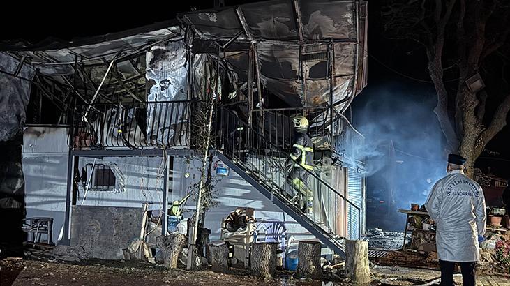 Uşak Sivaslı’da prefabrik ev yangını: Karı koca yaşamını yitirdi