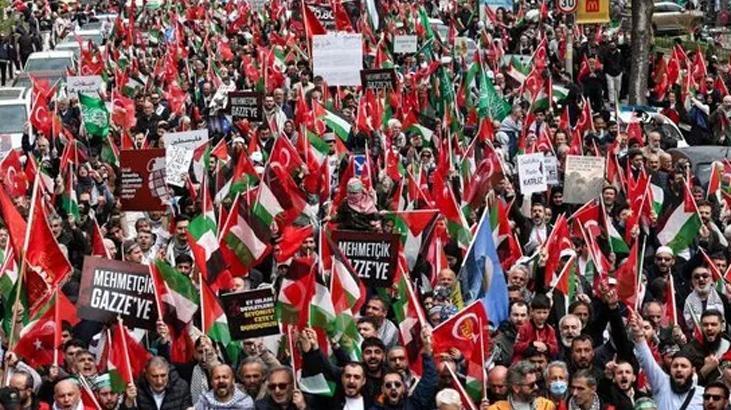 Üsküdar'da çok sayıda kişi Gazze için yürüyüş yaptı