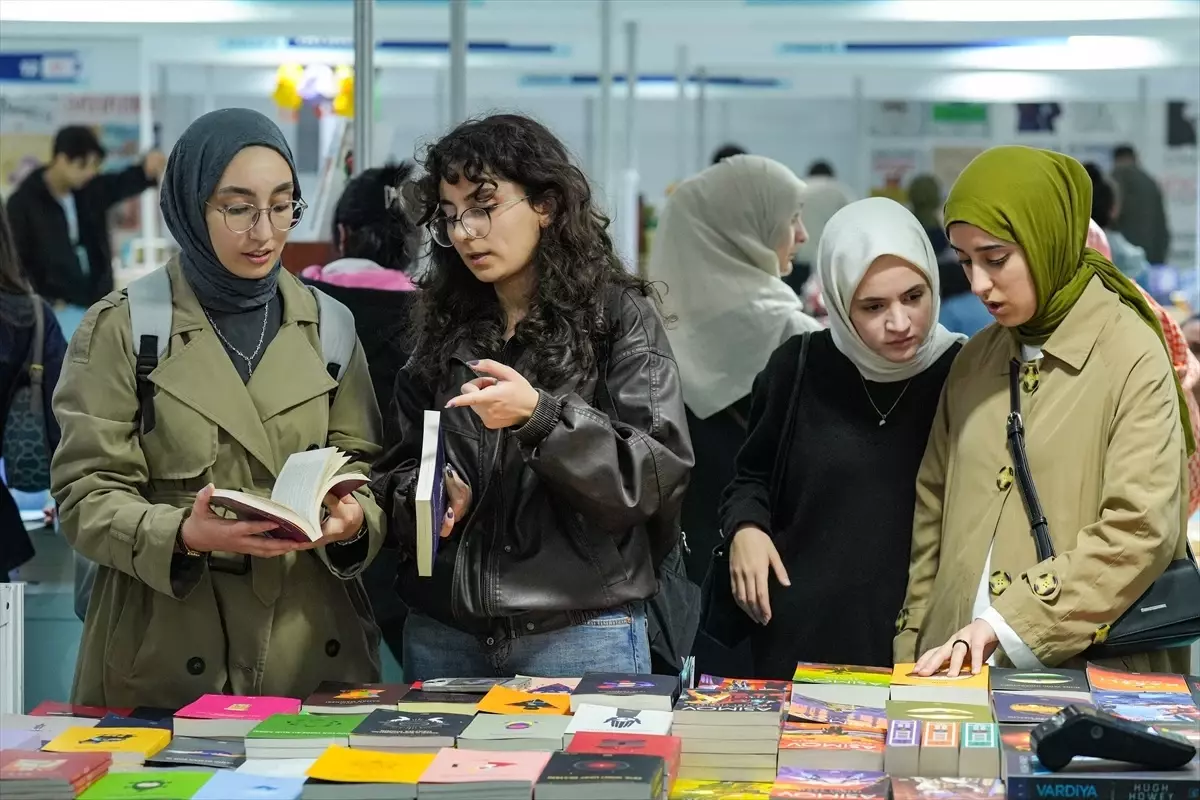 Üsküdar’da Nehirden Denize Şiir Etkinliğiyle Filistin’e Destek