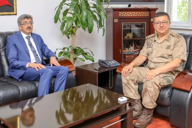 Vali Bilmez'den yeni paşaya hoş geldin ziyareti