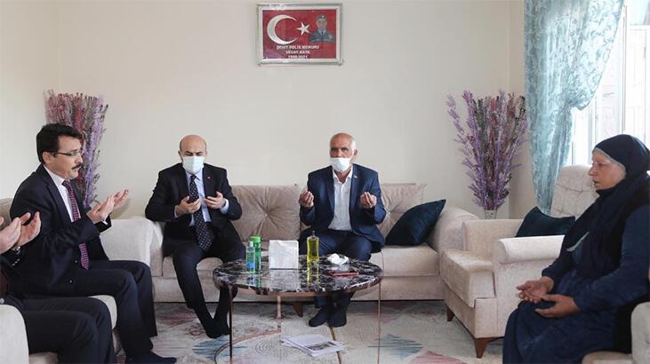 Vali Demirtaş, Gara şehidinin ailesini ziyaret etti