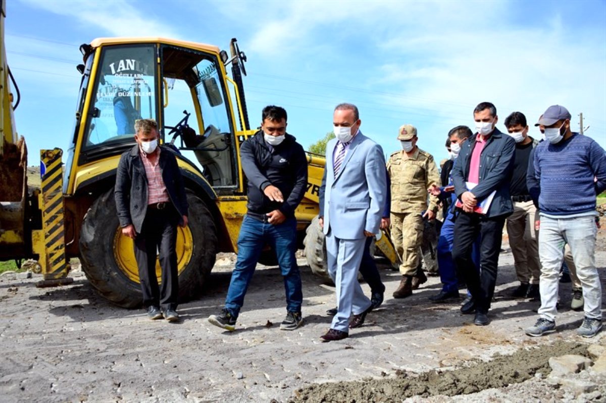 Vali Hüseyin Öner, köylerde devam eden kilit parke çalışmalarını denetledi