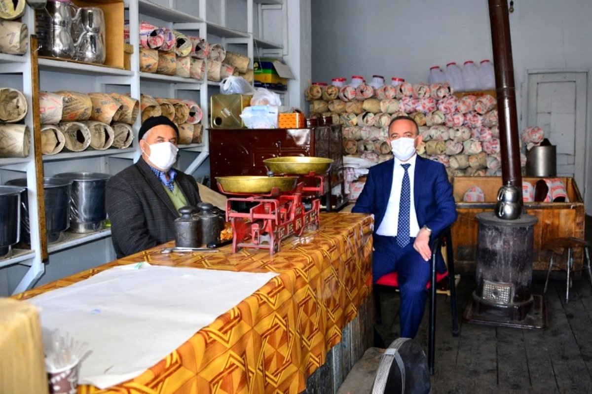 Vali Hüseyin Öner, Kuyumculuk ve Sobacılık yapan esnafları ziyaret etti