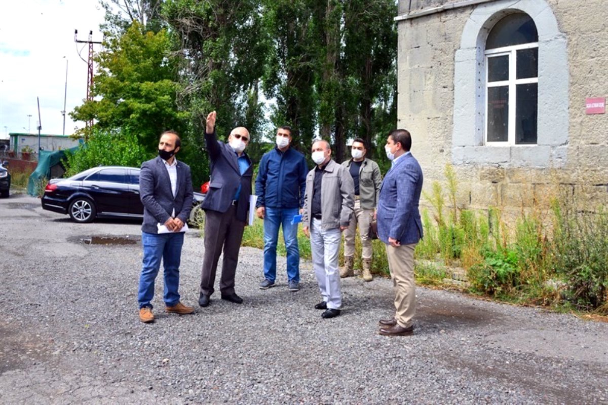 Vali Hüseyin Öner, Millet Bahçesi ve Seyir Terası Proje alanlarında incelemelerde bulundu