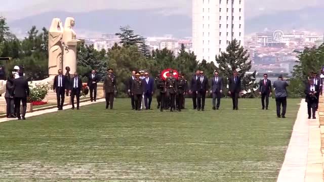 YAŞ üyeleri Anıtkabir'de