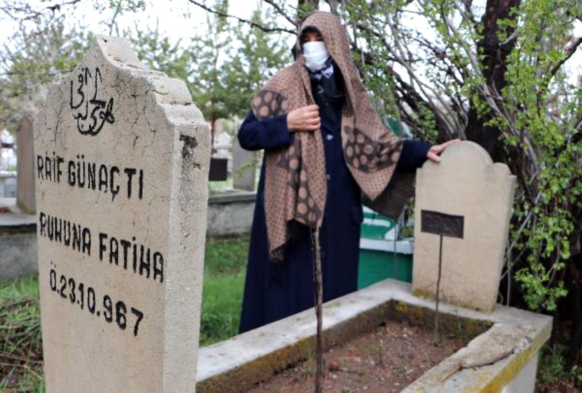 Yasak kalktı, mezarlığa koştular