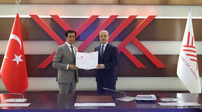 YÖK Başkanı Prof. Dr. Erol Özvar tarafından Prof. Dr. Emiroğlu’na Rektörlük mazbatası verildi 