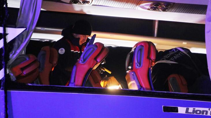 Yolcu otobüsü TIR'a çarptı: 1 can kaybı, çok sayıda yaralı var